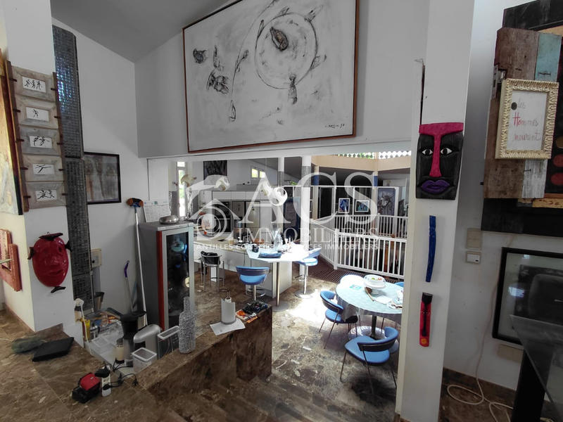 Villa - 292 m² - 8 pièces