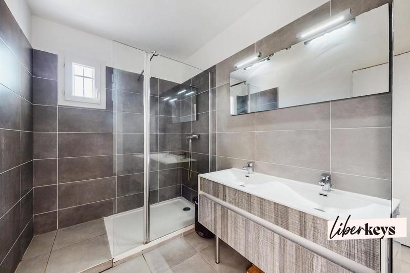 Maison - 93 m² - 4 pièces