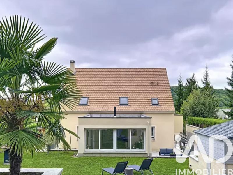 Maison - 180 m² - 8 pièces