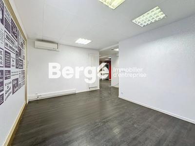 Local commercial - 302 m²