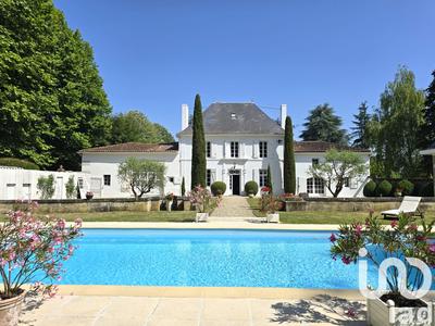 Maison - 270 m² - 10 pièces