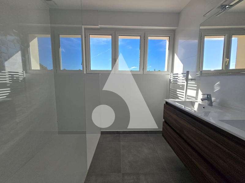 Appartement - 122 m² - 5 pièces