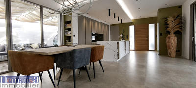 Propriété - 163 m² - 7 pièces