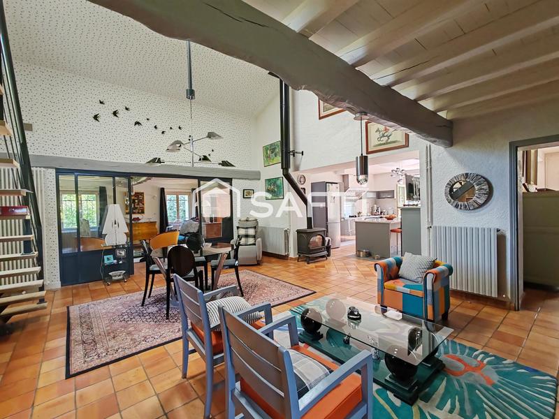 Maison - 249 m² - 8 pièces