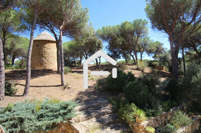 Villa - 237 m² - 10 pièces