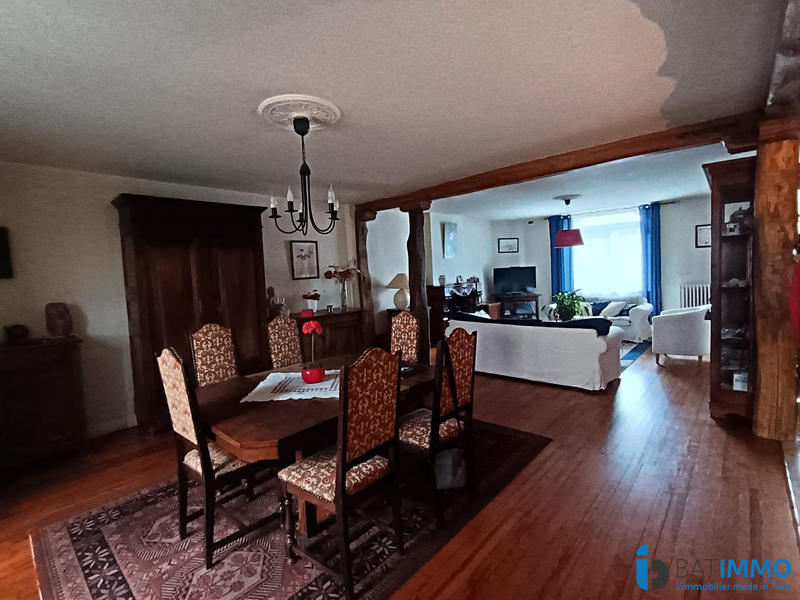 Maison - 220 m² - 9 pièces