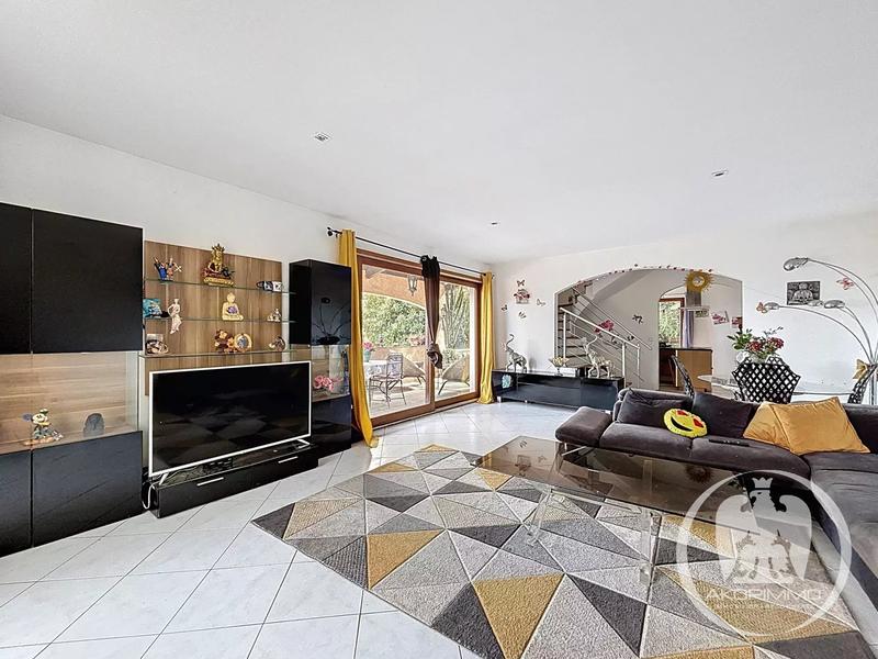 Villa - 300 m² - 8 pièces