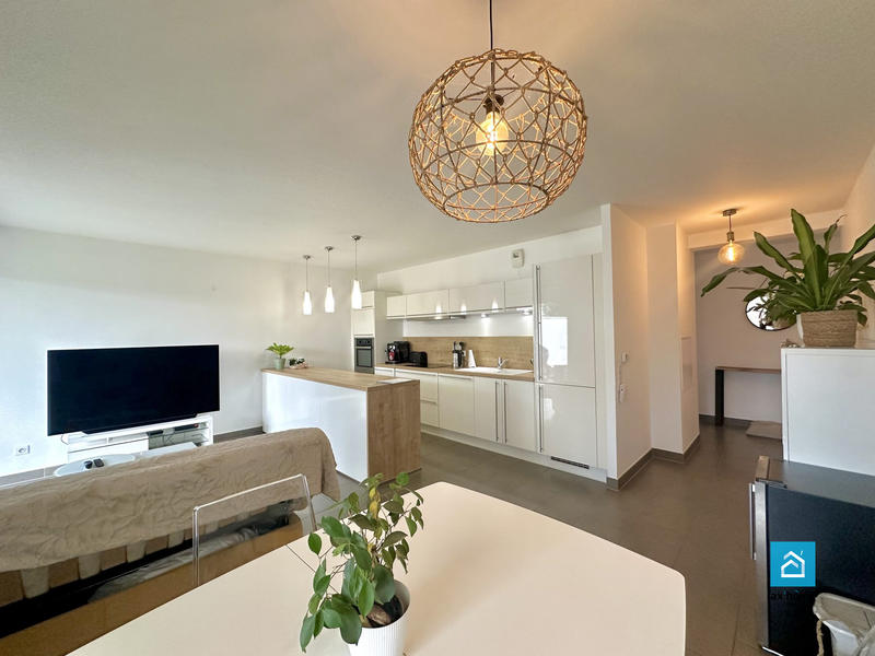 Appartement - 80 m² - 4 pièces