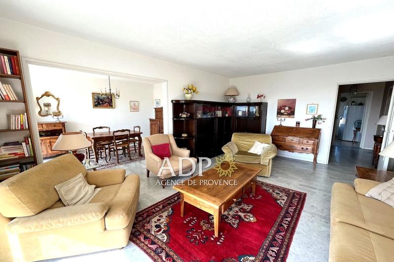 Appartement - 92 m² - 5 pièces