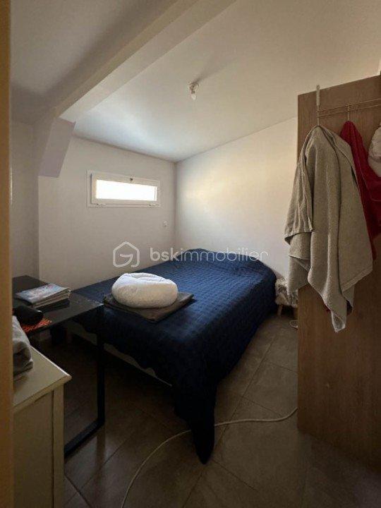 Local d'activité / Entrepôt - 300 m² - 6 pièces