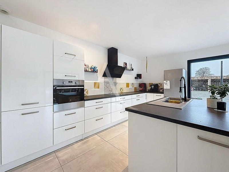 Maison - 190 m² - 7 pièces