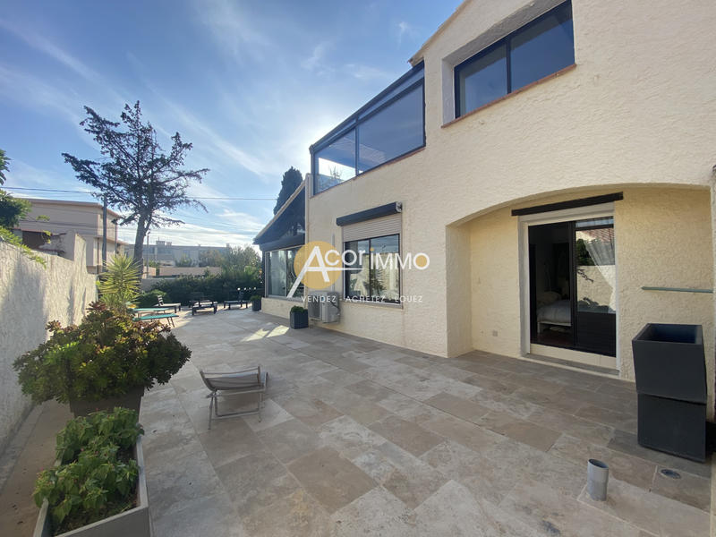 Maison - 220 m² - 8 pièces