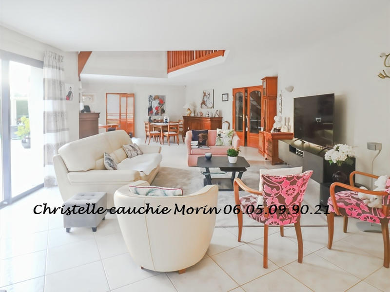 Maison - 220 m² - 7 pièces