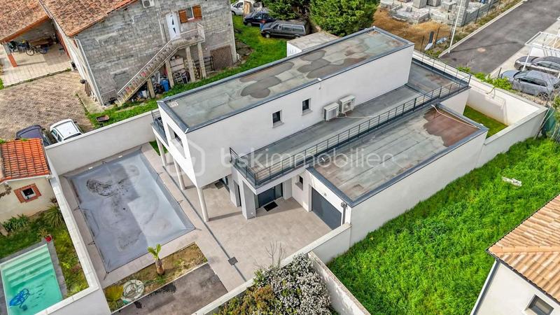 Maison - 163 m² - 5 pièces