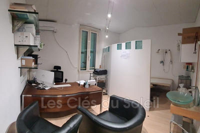 Local commercial - 71 m² - 5 pièces