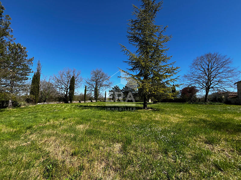 Maison - 367 m² - 9 pièces