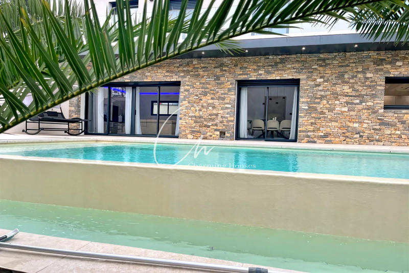 Maison contemporaine - 187 m² - 6 pièces