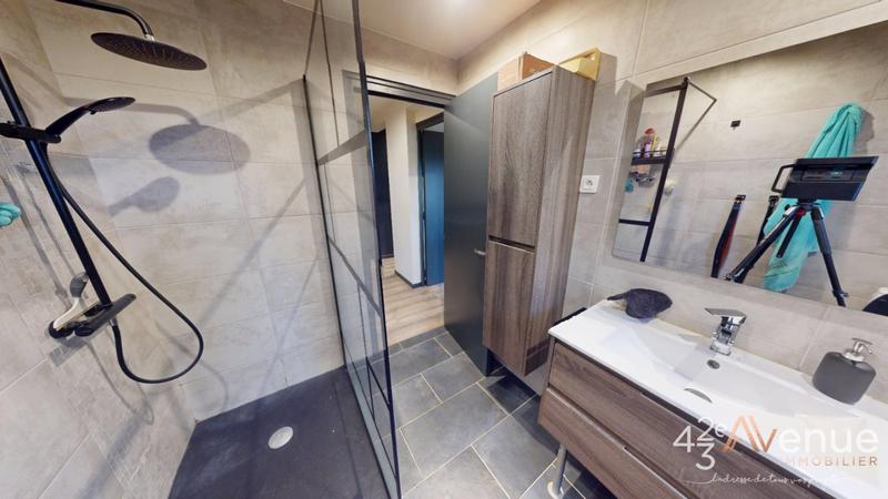 Maison - 237 m² - 9 pièces