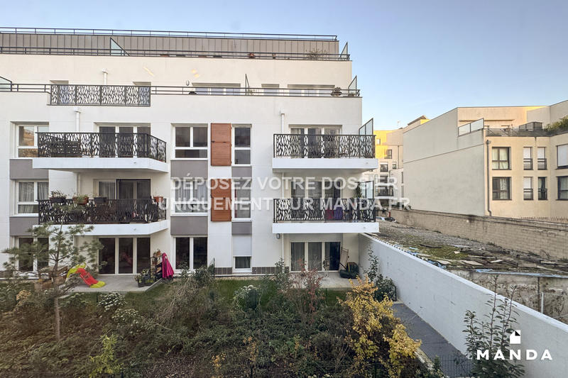 Chambre - 11 m² - 4 pièces