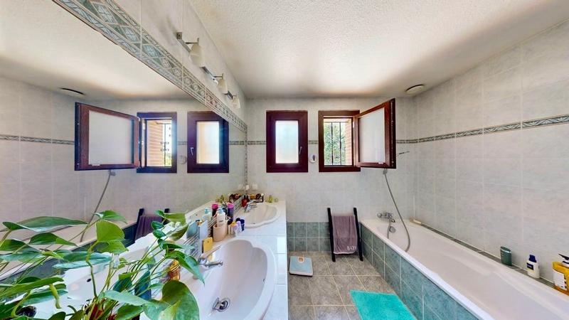 Maison - 197 m² - 7 pièces