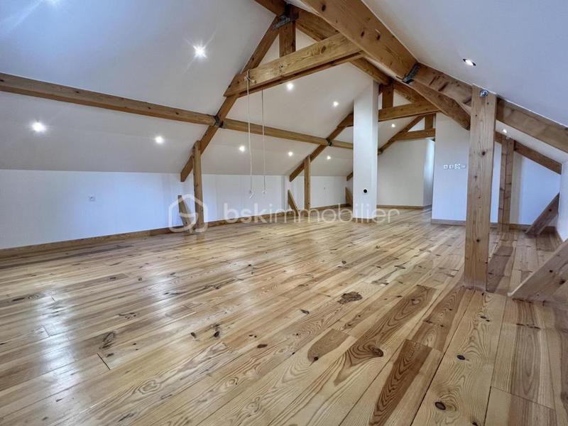 Pavillon - 170 m² - 8 pièces