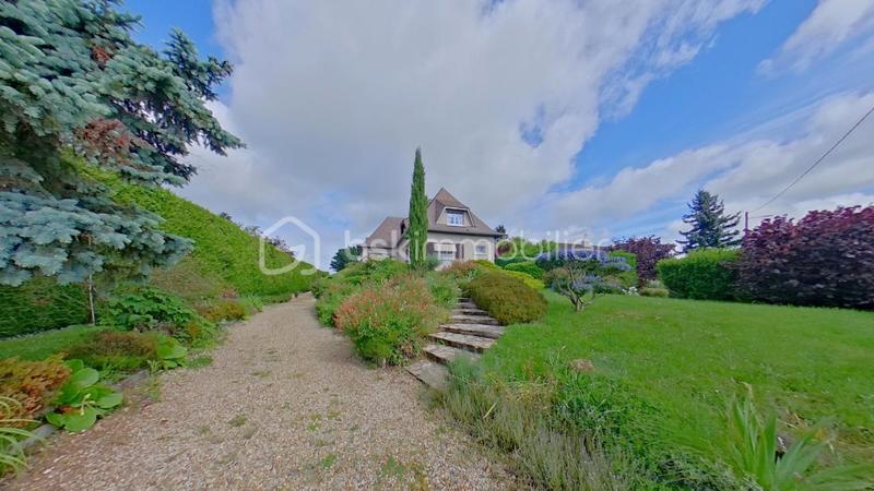 Maison traditionnelle - 140 m² - 5 pièces