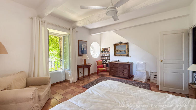 Mas - 324 m² - 8 pièces