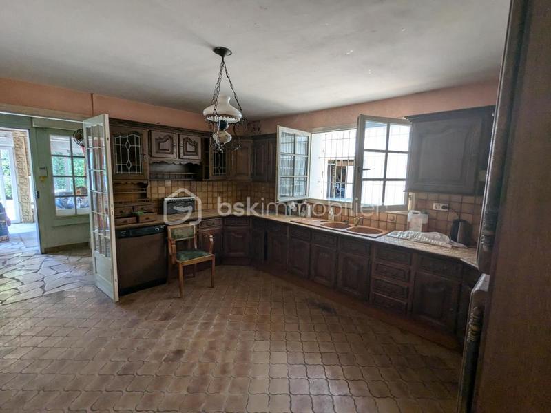 Maison traditionnelle - 250 m² - 11 pièces