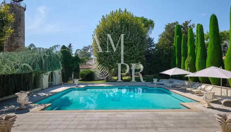 Villa - 520 m² - 10 pièces