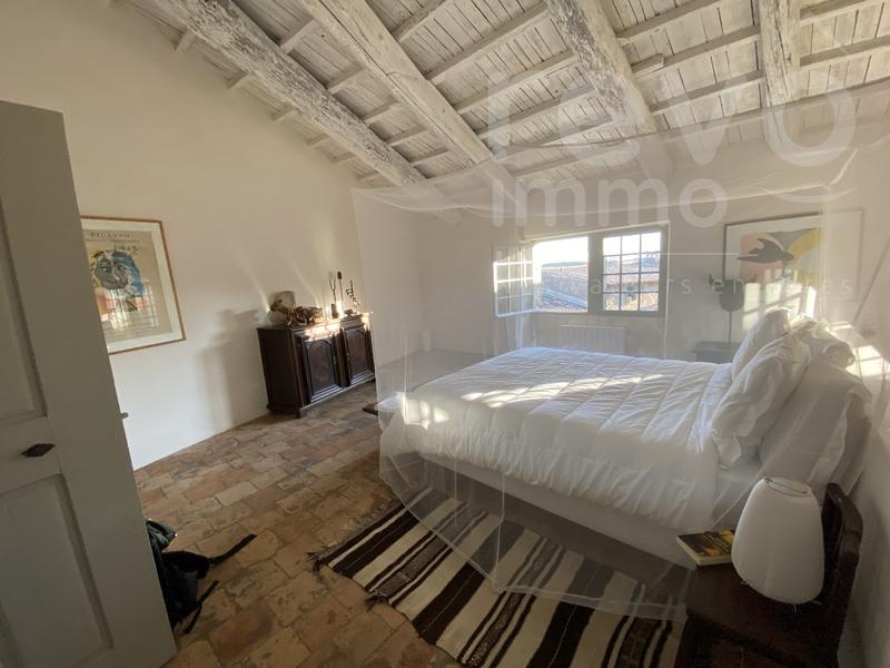 Demeure - 400 m² - 15 pièces