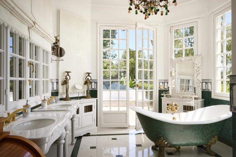 Villa - 350 m² - 7 pièces