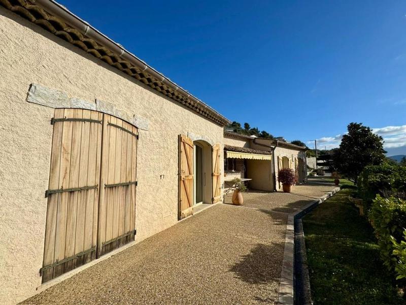 Villa - 130 m² - 4 pièces