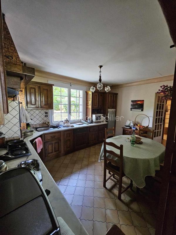 Propriété - 190 m² - 6 pièces