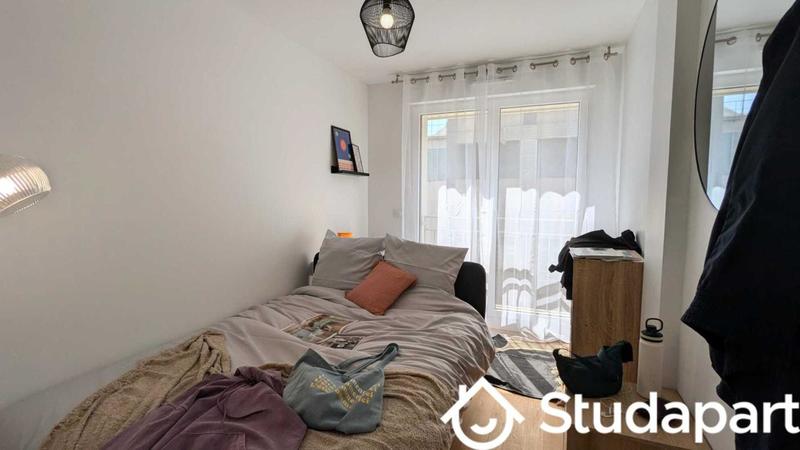 Chambre - 10 m² - 1 pièce