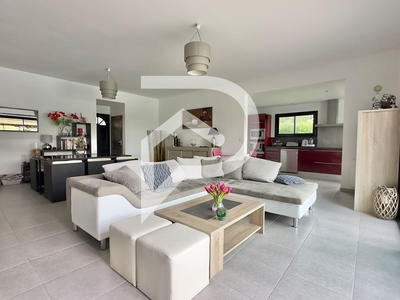 Maison - 135 m² - 5 pièces