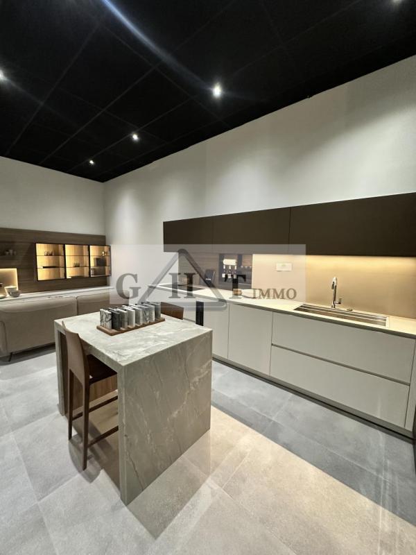 Local commercial - 570 m²