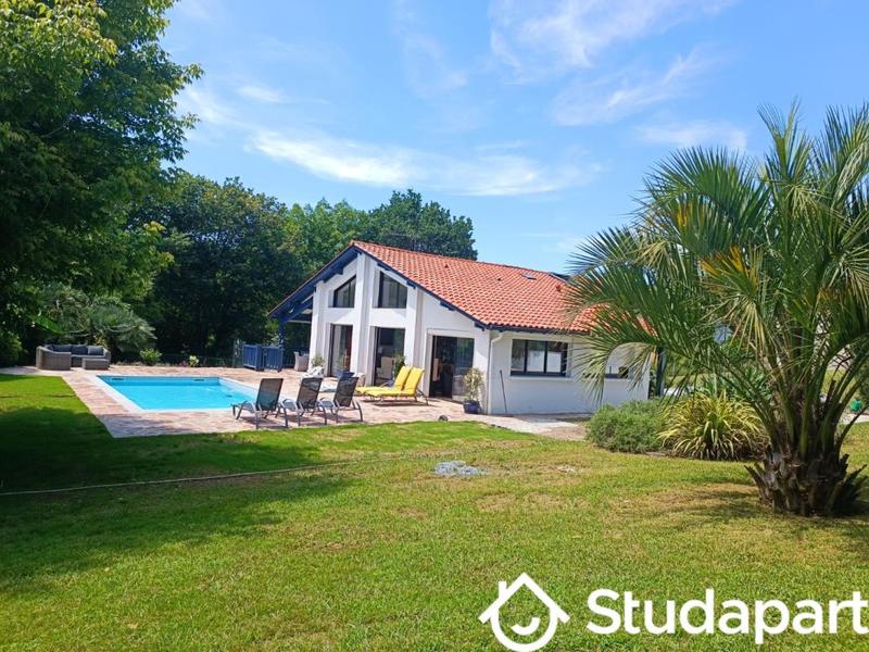 Chambre - 15 m² - 1 pièce