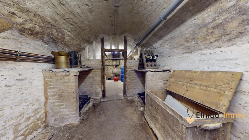 Maison - 287 m² - 8 pièces