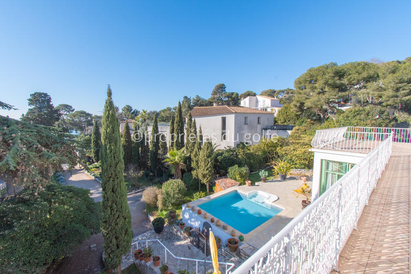 Maison - 255 m² - 6 pièces