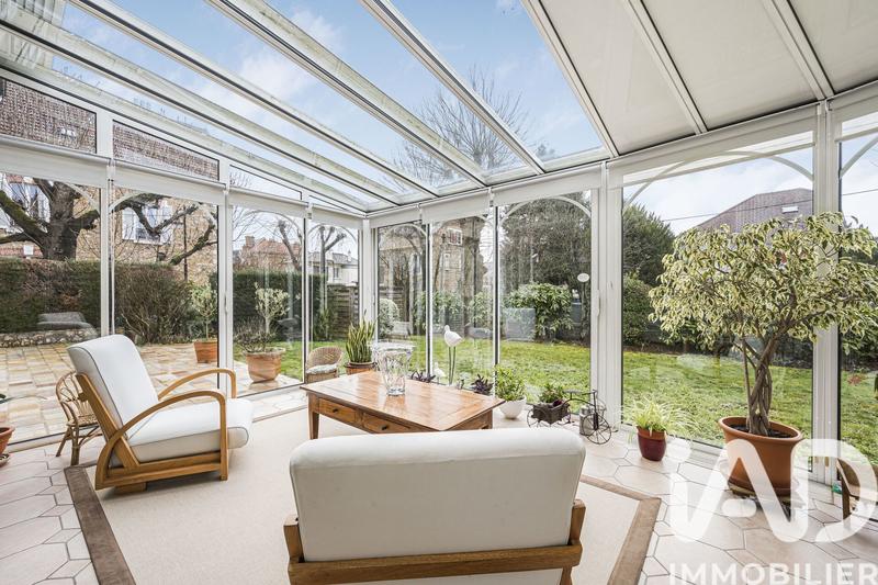 Maison - 237 m² - 8 pièces