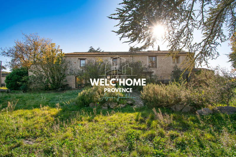 Mas - 465 m² - 20 pièces