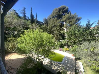 Maison - 216 m² - 6 pièces