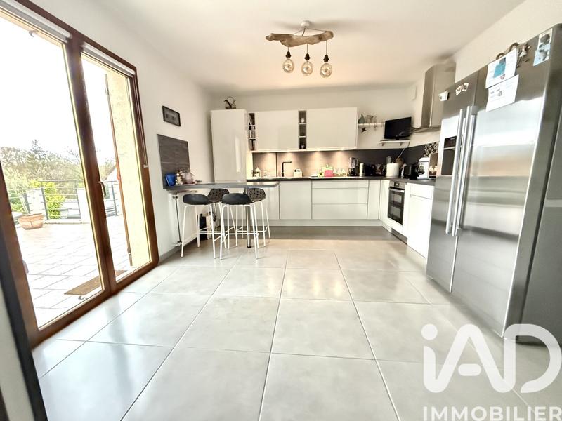 Maison - 196 m² - 8 pièces