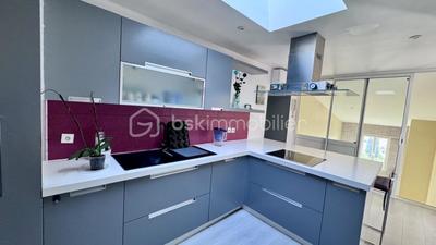 Appartement - 85 m² - 4 pièces