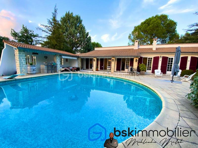 Maison - 175 m² - 7 pièces