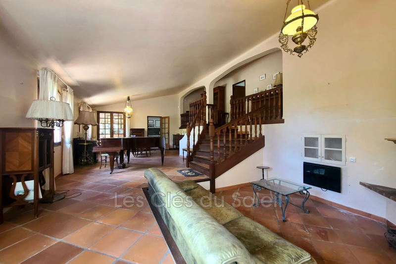 Maison - 233 m² - 8 pièces