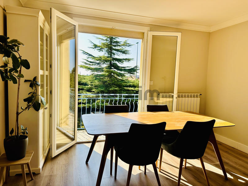 Maison - 195 m² - 9 pièces