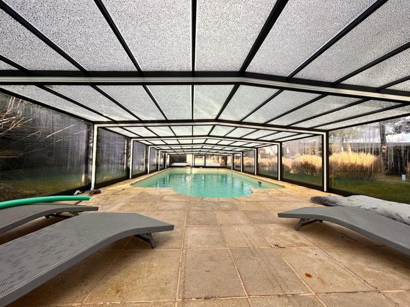 Maison - 221 m² - 10 pièces