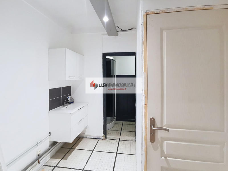 Local commercial - 220 m² - 13 pièces