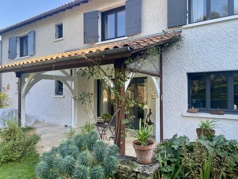 Maison traditionnelle - 168 m² - 6 pièces